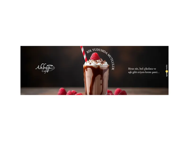 Ahbap Cafe için hazırlanan, ortasında frambuazlı ve çikolatalı soğuk içecek bulunan üçlü Instagram post tasarımı.
