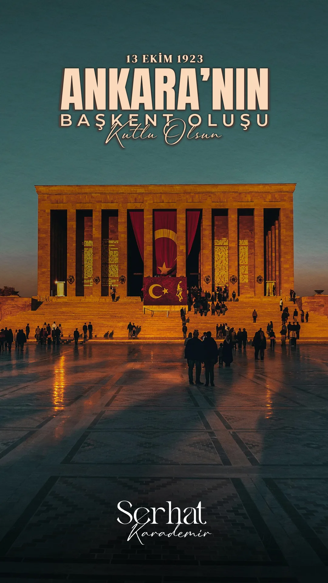 Akşam ışıklarıyla aydınlatılmış Anıtkabir fotoğrafı üzerinde 13 Ekim Ankara'nın Başkent Oluşu Kutlu Olsun yazılı sosyal medya hikâye tasarımı.